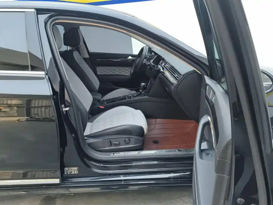 Volkswagen Magotan 2023 2 Million Units Anniversary Edition 330TSI DSG Leading Type фото 8