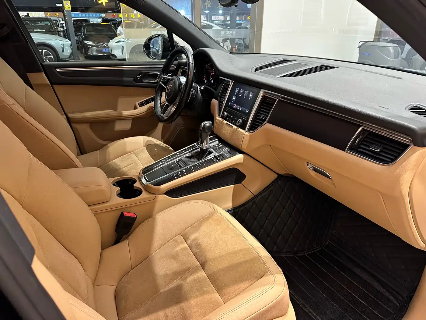 Porsche Macan 2017 Macan 2.0T фото 19