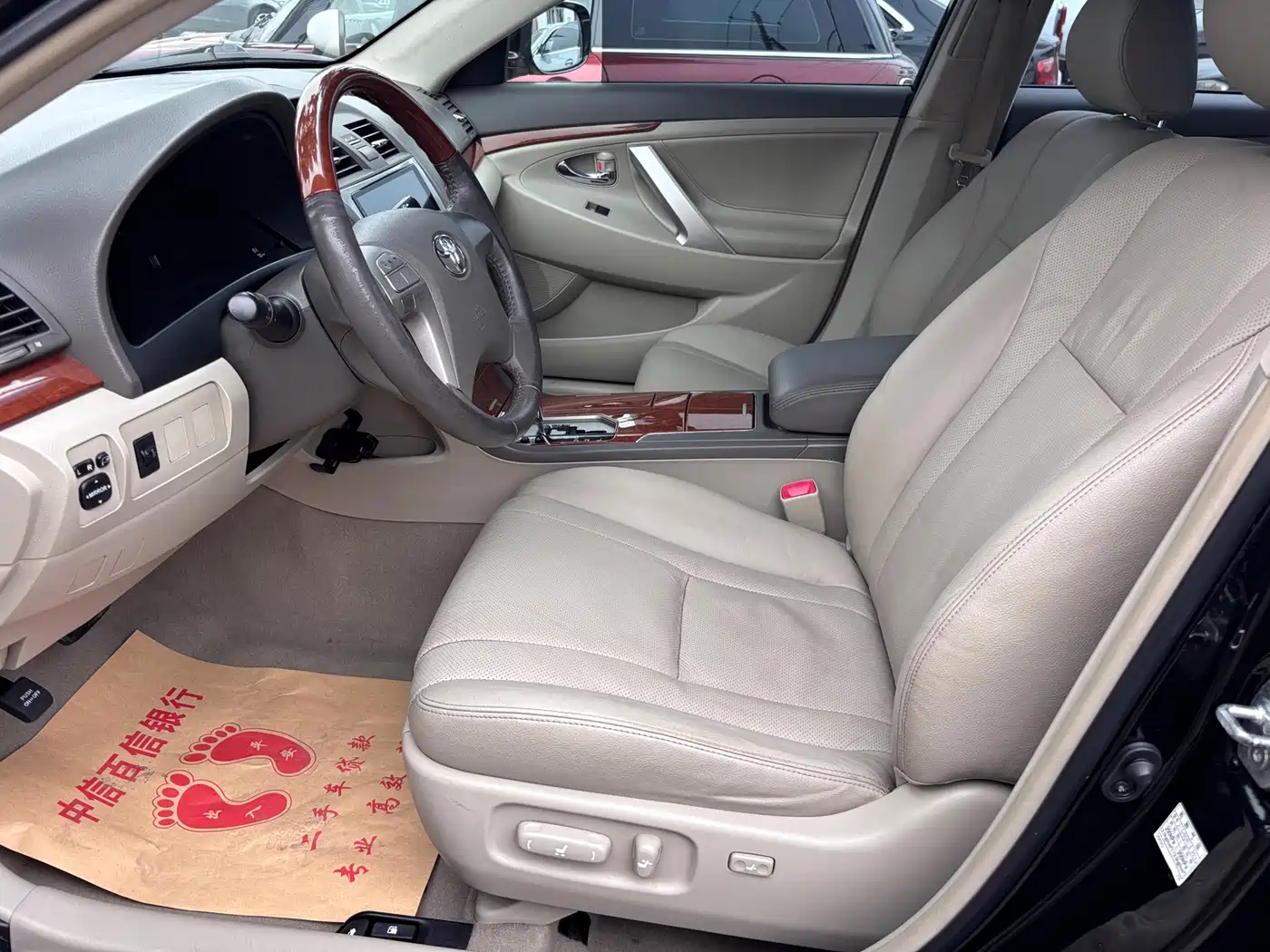 Toyota Camry 2013 200G Classic Luxury Edition фото 5