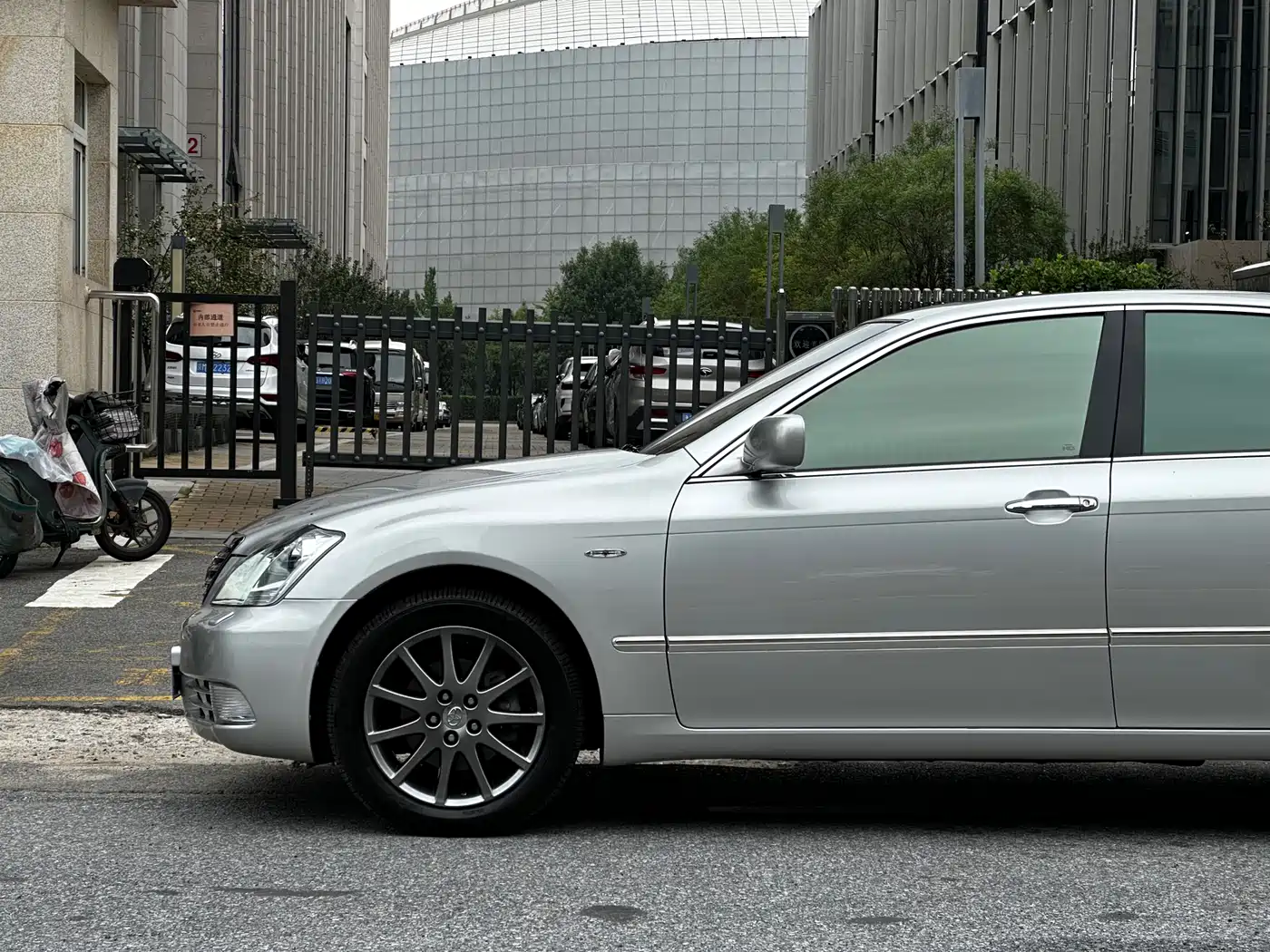 Toyota Crown 2009 2.5L Royal Special Navigation Edition фото 5
