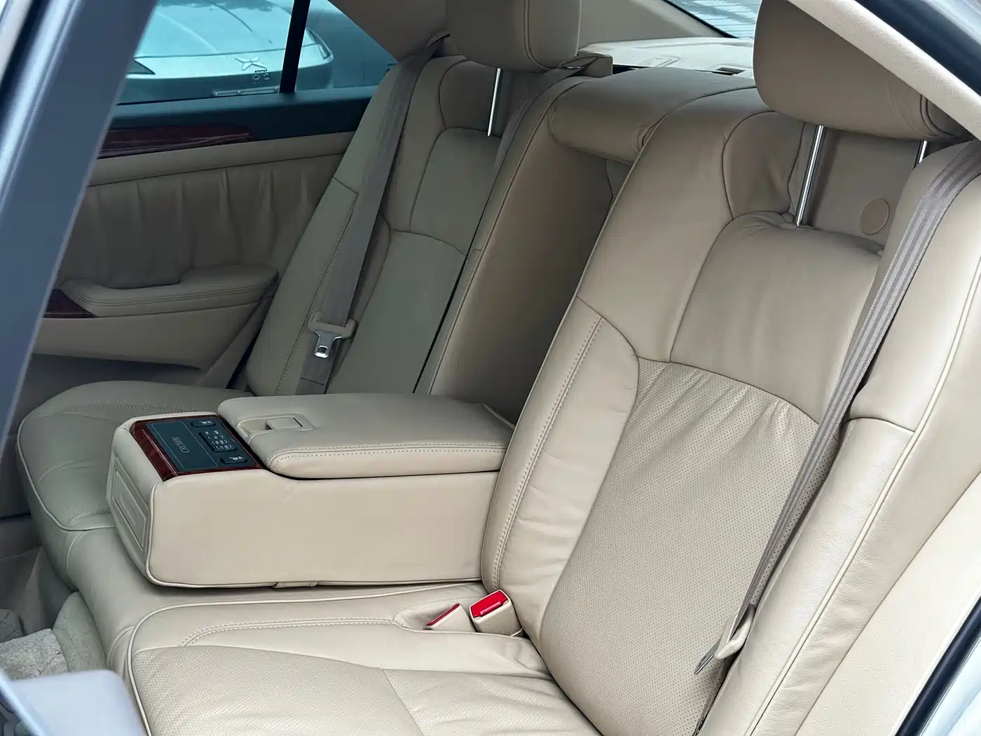 Toyota Crown 2009 2.5L Royal Special Navigation Edition фото 27