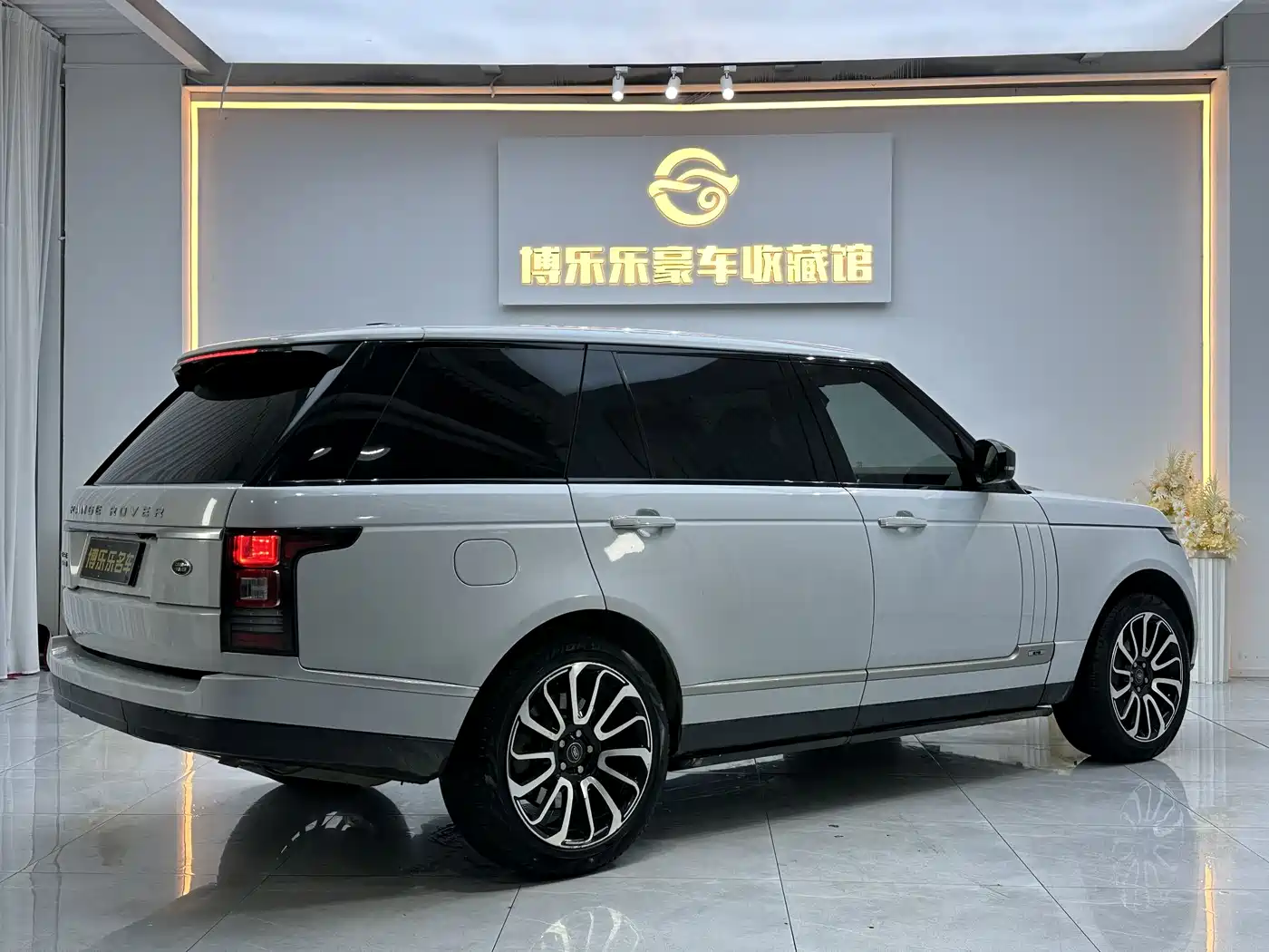 Land Rover Range Rover 2016 3.0 SC V6 Vogue SE Autobiography LWB фото 19