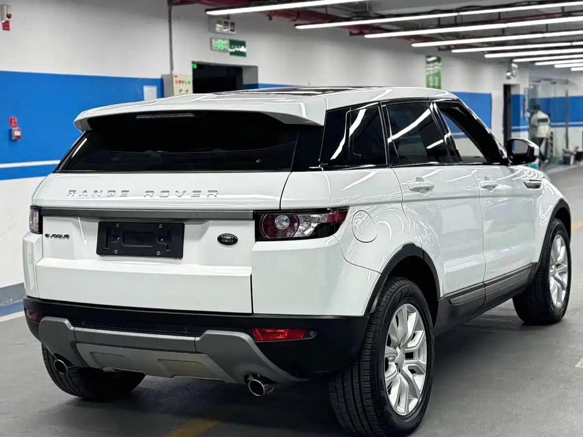 Land Rover Range Rover Evoque 2015 2.0T 5-Door Fashion Edition фото 7