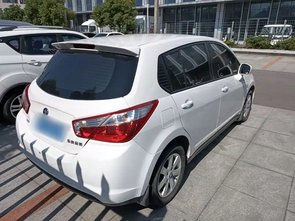 Venucia R50 2017 2016 Model 1.6L Manual Elite Edition