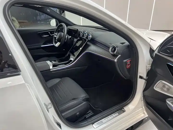 Mercedes-Benz C-Class 2024 C 260 L Night Edition Sport фото 7