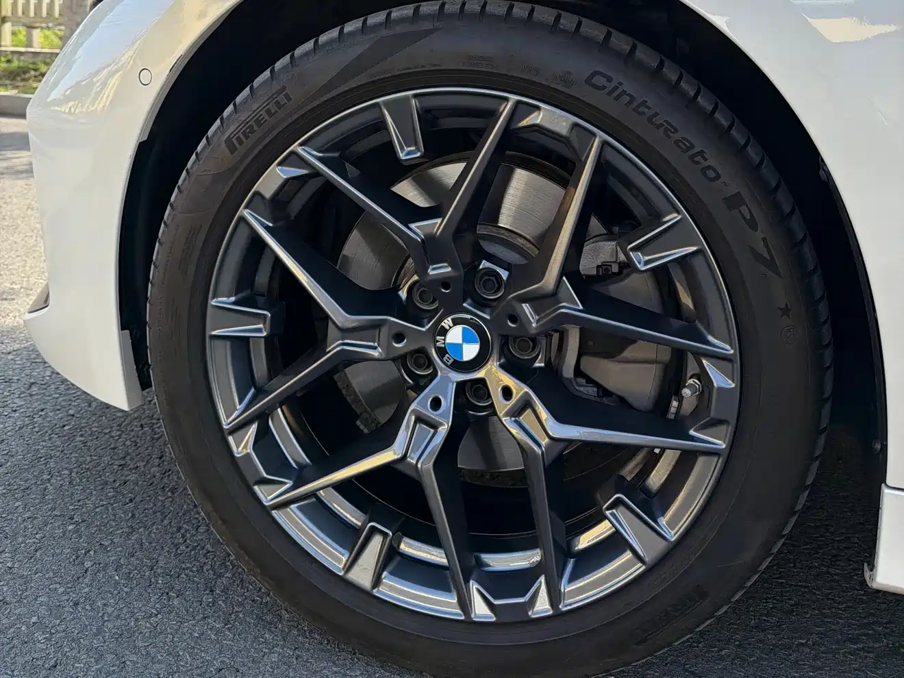 BMW 3 Series 2025 330Li M Sport Night Edition фото 7