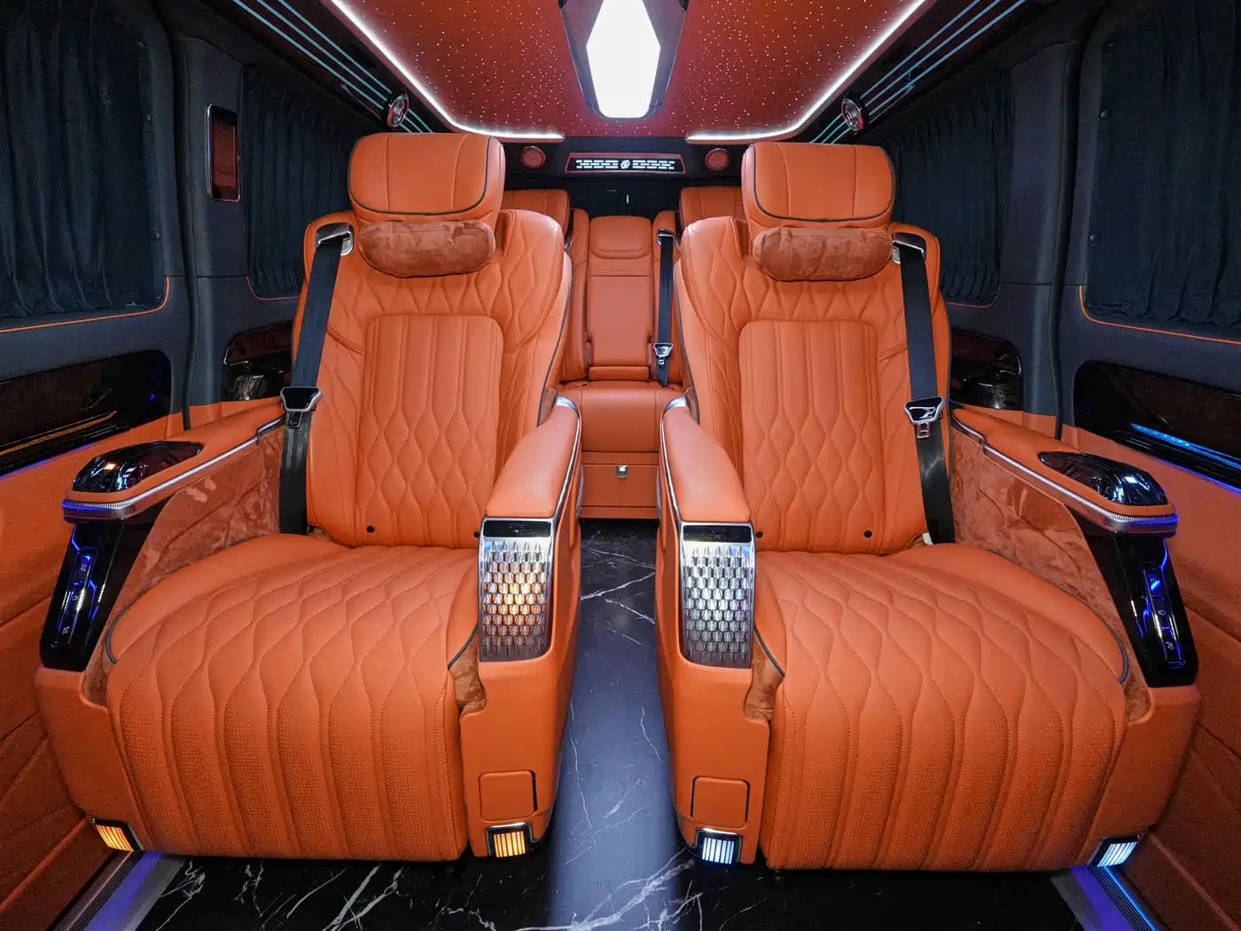 Mercedes-Benz Vito 2024 2.0T Business 7-Seater фото 18