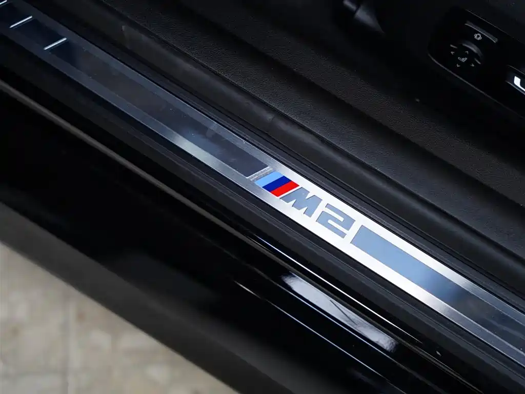 BMW M2 2024 M2 фото 35