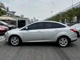 Фото 2 - Ford Focus