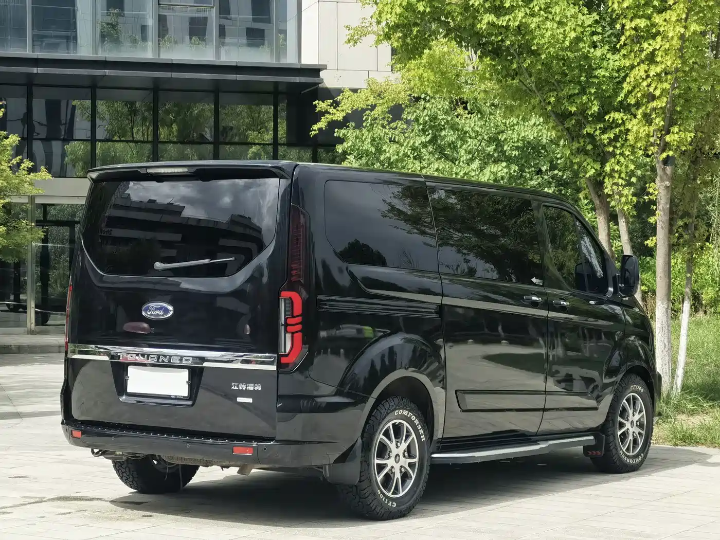 Ford Tourneo 2023 2023 Model 2.0T Auto Premium Edition
