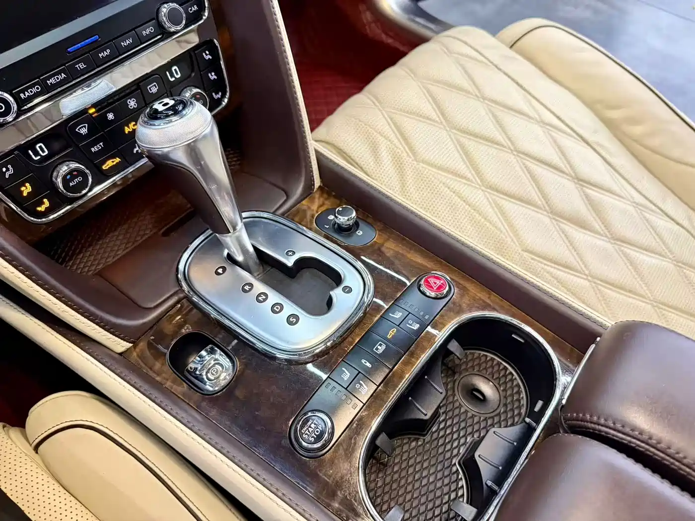 Фото 7 - Bentley Flying Spur