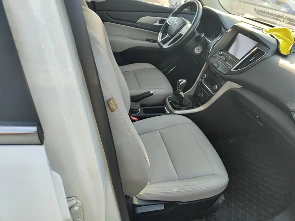 Photo 25 - BAIC Huansu S5