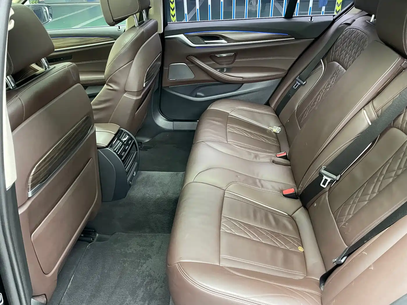 BMW 5 Series New Energy 2019 530Le Pioneer Edition фото 14