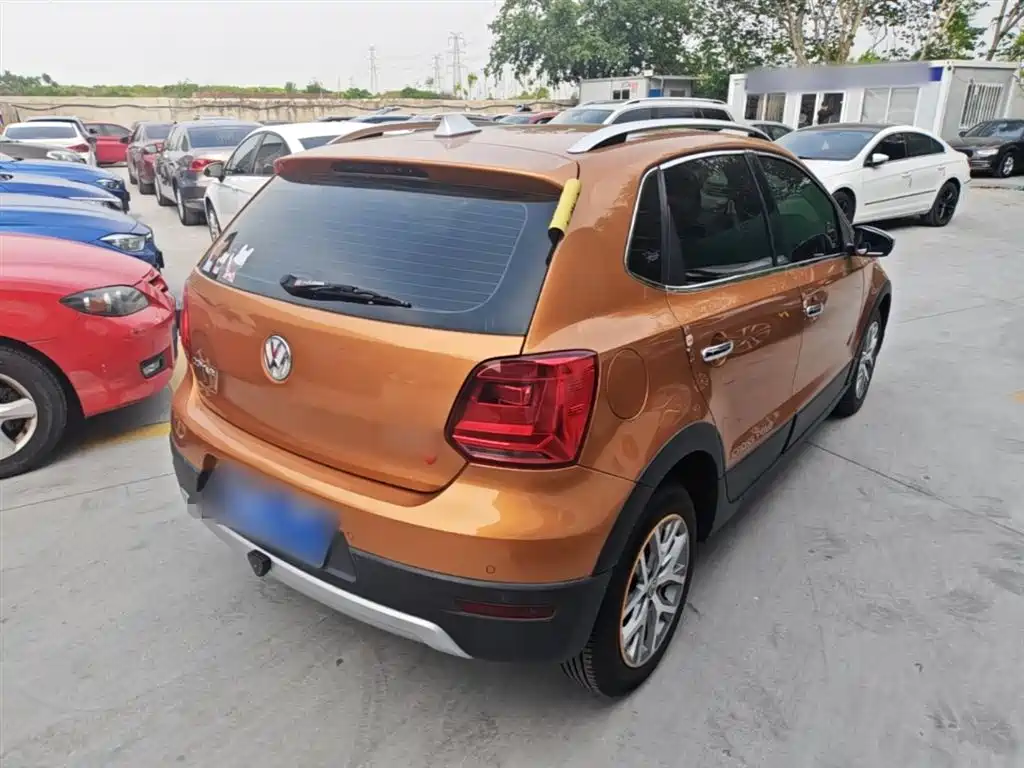 Volkswagen Polo 2018 1.5L Cross Polo Auto фото 7