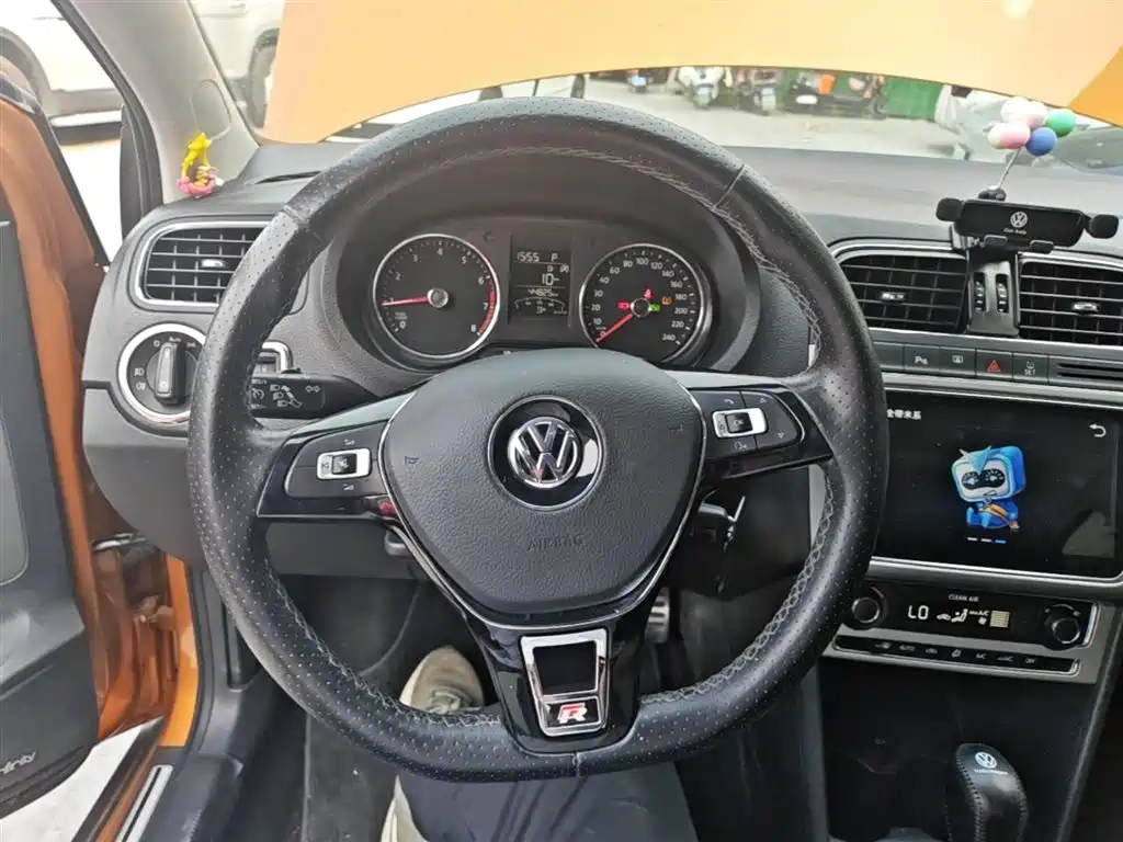 Volkswagen Polo 2018 1.5L Cross Polo Auto фото 11
