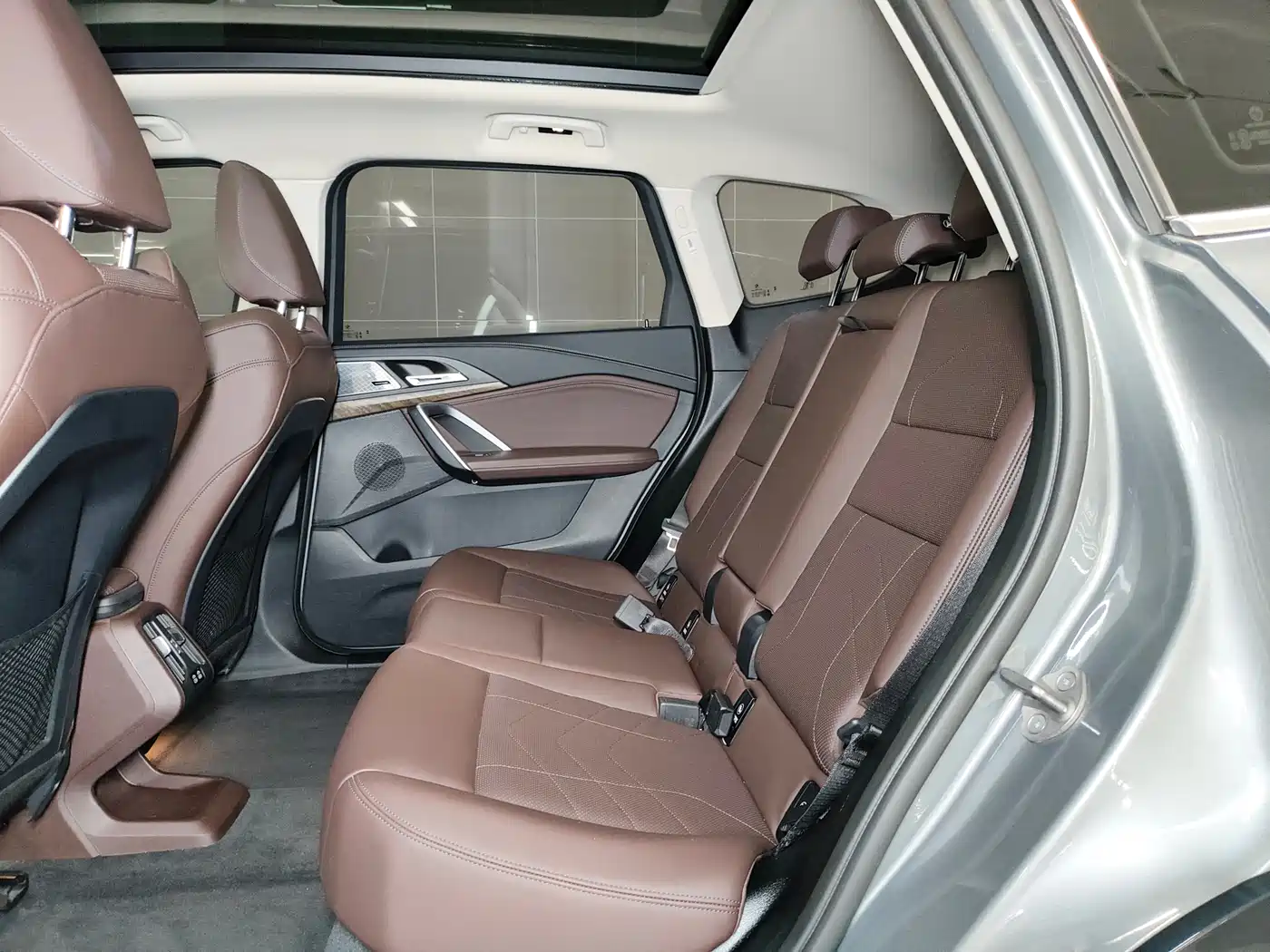 BMW iX1 2023 xDrive30L X Design Package фото 10