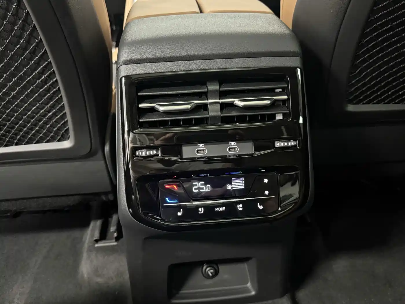 Audi Q6 2025 2024 45 TFSI quattro Qi Yun Yu Lin Package 6-seater