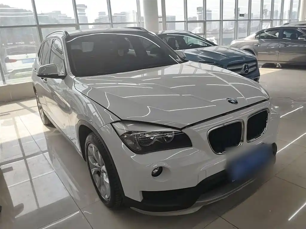 BMW X1 2014 sDrive18i Fashion Edition фото 4
