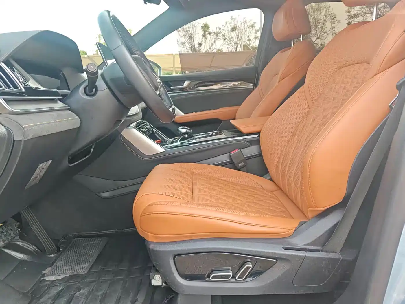 BYD Tang New Energy 2023 Model DM-i Champion Edition 112KM Honor фото 4