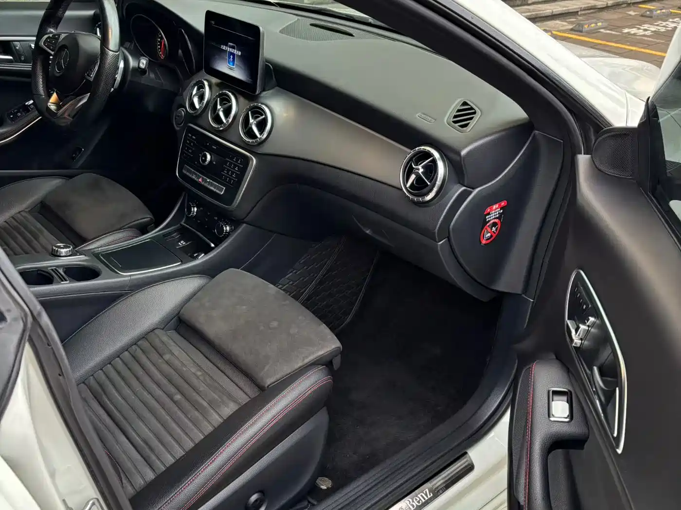 Mercedes-Benz CLA (Import) 2017 CLA 220 4MATIC фото 5