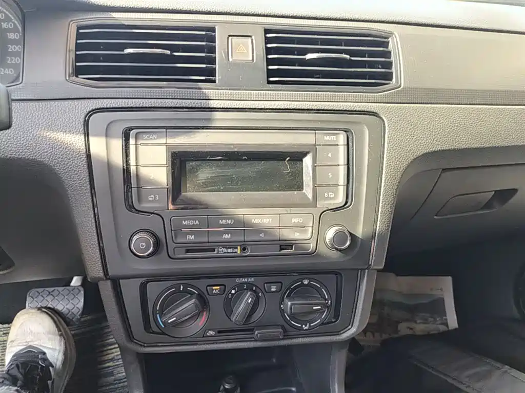 Volkswagen Santana 2018 1.5L Automatic Trend Edition фото 13
