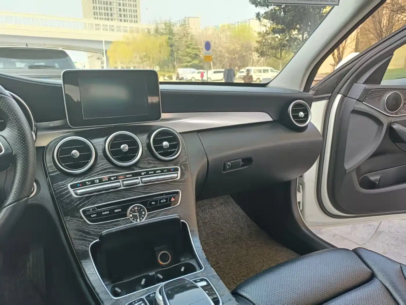 Mercedes-Benz C-Class 2015 C 180 L Sport фото 9