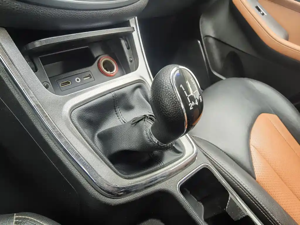 Baojun 560 2015 2015 1.8L Manual Elite