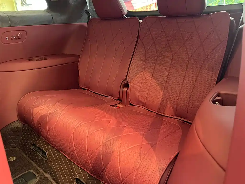 AITO Wenjie AITO M8 2025 Model Extended Range Max+ Edition 53.4kWh 6-Seater фото 31