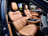 Photo 11 - Lincoln Aviator