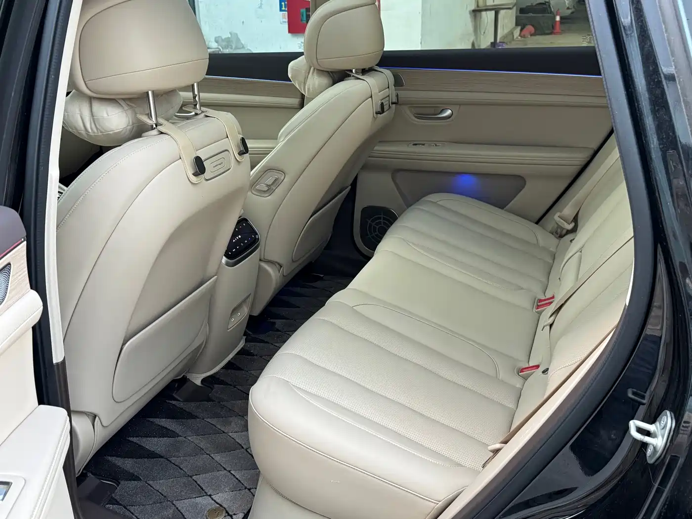 AITO Wenjie AITO M7 2024 1.5T Smart Drive 4WD Ultra 5-seater фото 12