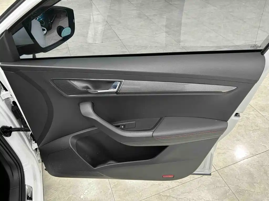 Photo 17 - Škoda Karoq