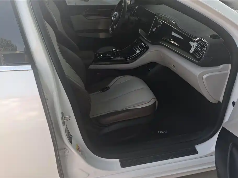 BYD Qin PLUS 2024 Glory Edition EV 510KM Leading фото 8