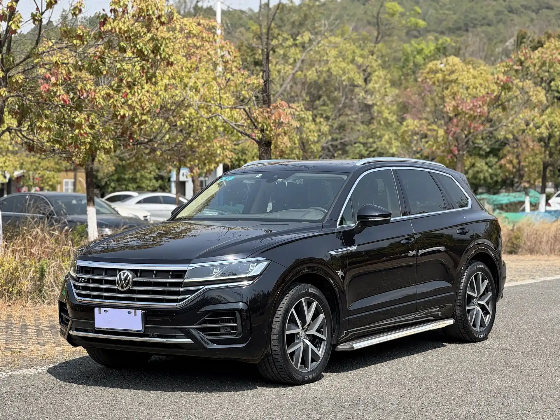 Фото 1 - Volkswagen Touareg