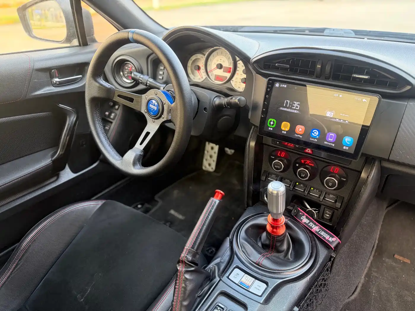 Subaru BRZ 2015 2.0i Manual фото 13