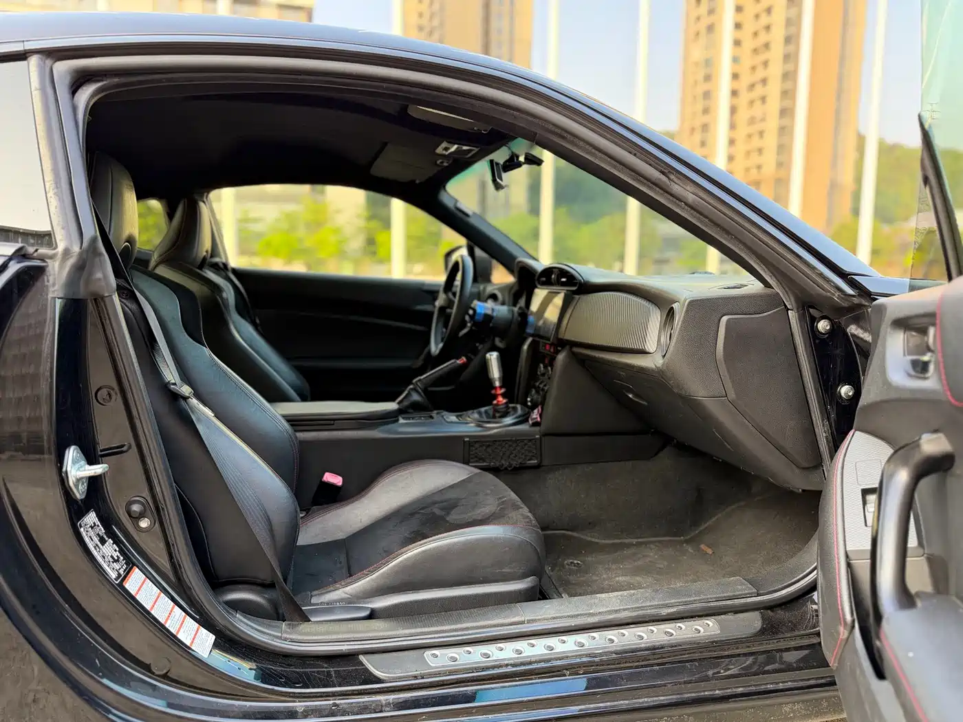 Subaru BRZ 2015 2.0i Manual фото 23