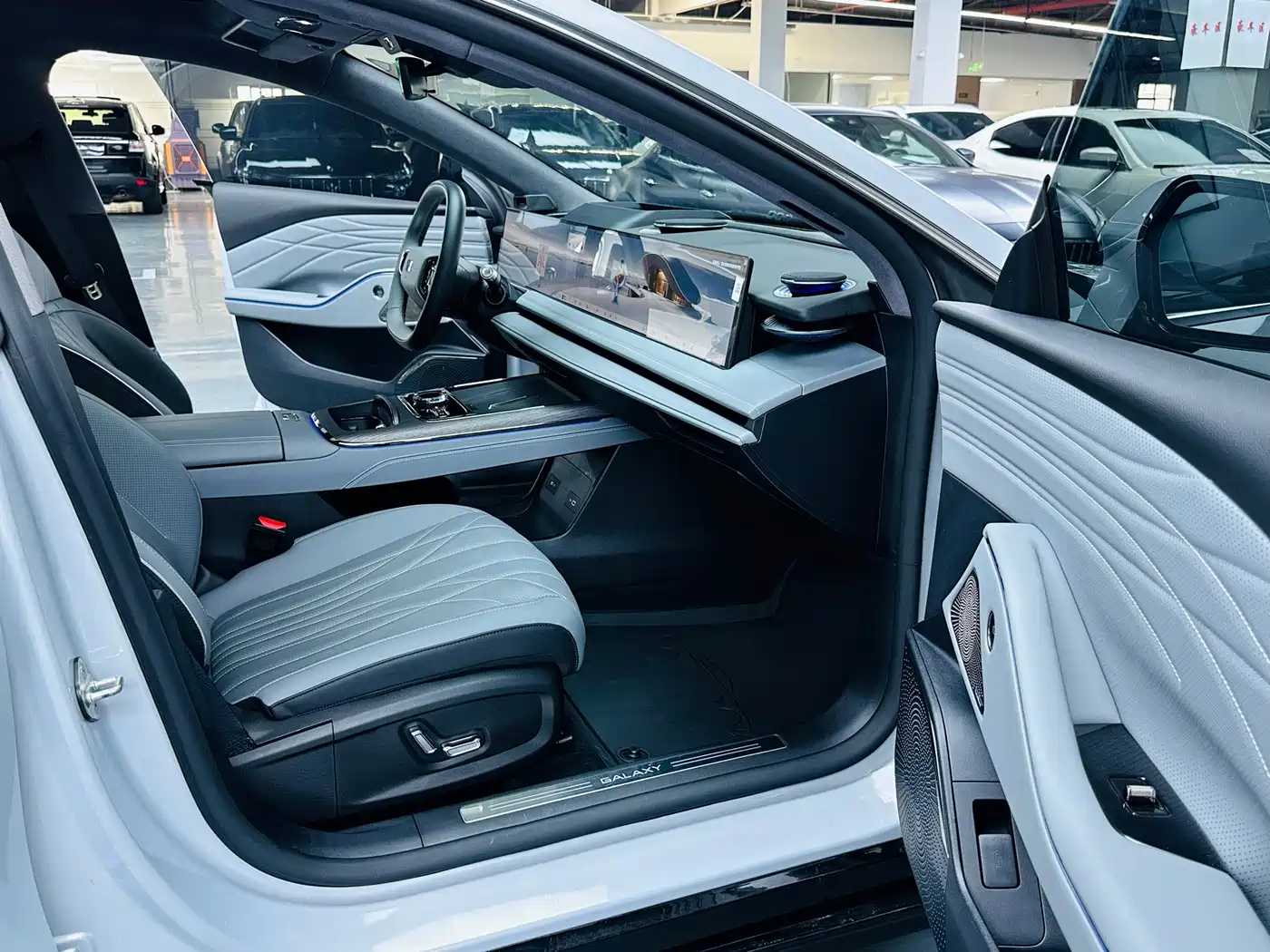 Geely Galaxy Galaxy E8 2025 2025 700km Long Voyage Smart Drive Edition