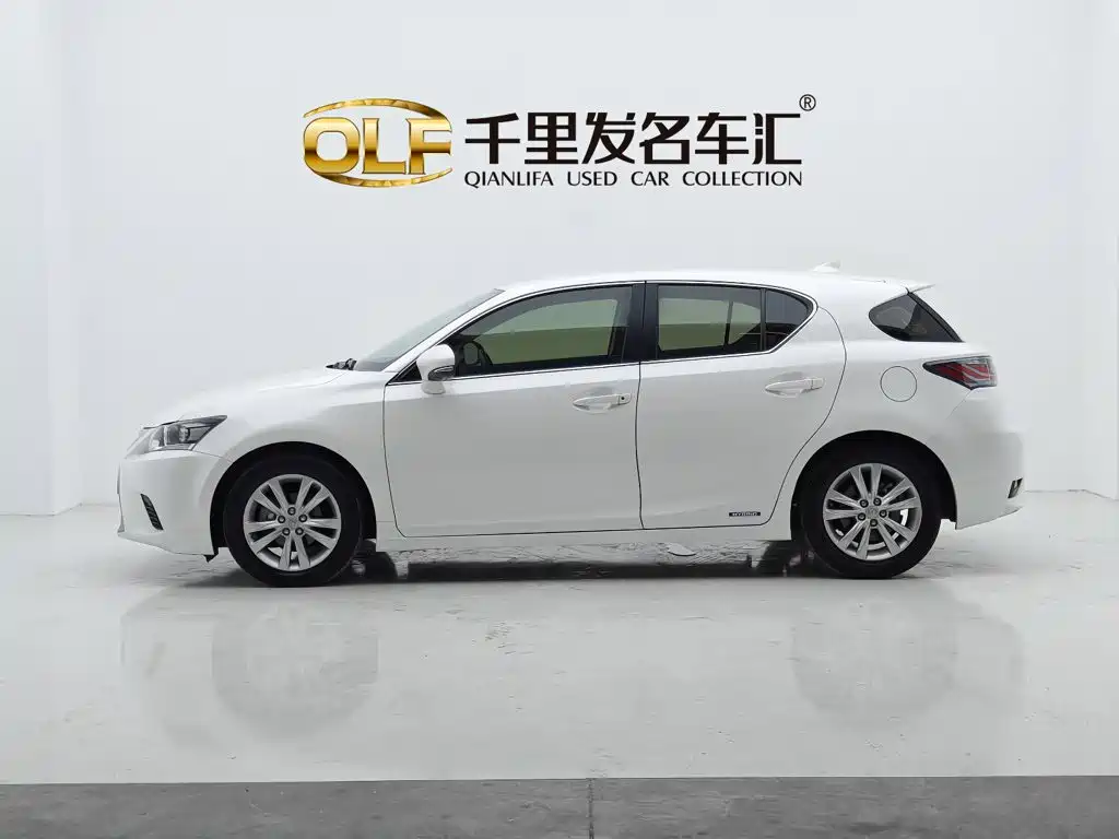 Lexus CT 2017 2014 CT200h Elite Monochrome