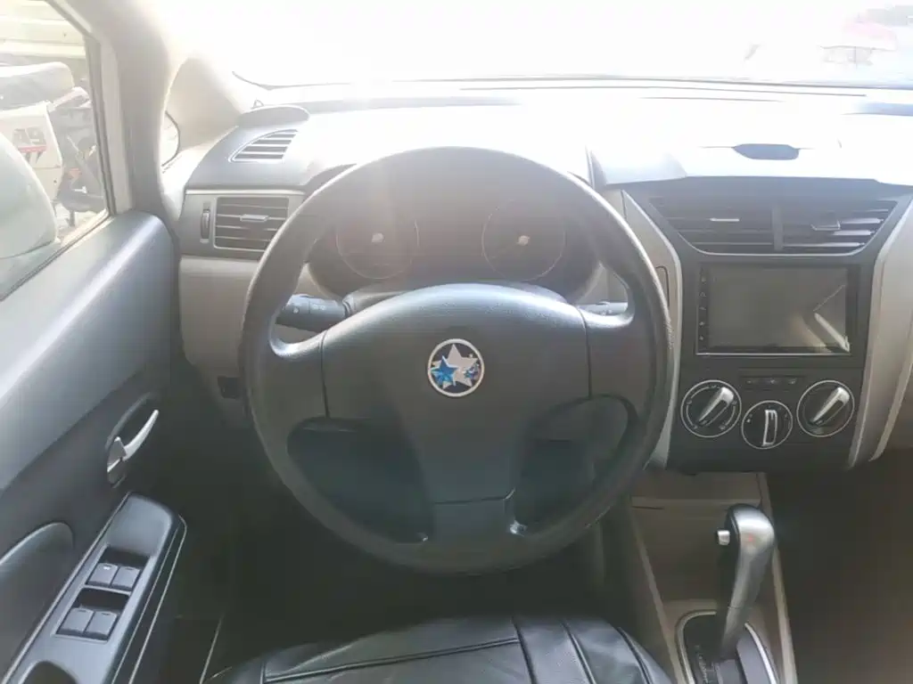 Venucia R50 2016 2016 Model 1.6L Automatic Elite Edition