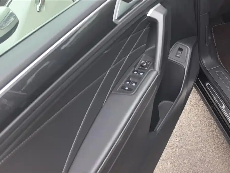 Volkswagen Tiguan L 2023 300TSI Automatic 2WD Smart Enjoyment Edition фото 7