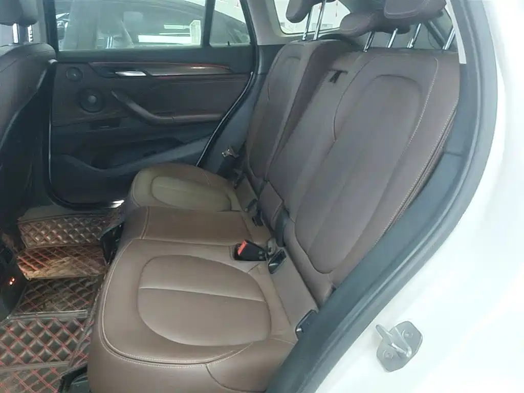 BMW X1 2019 xDrive20Li Premium Model фото 17