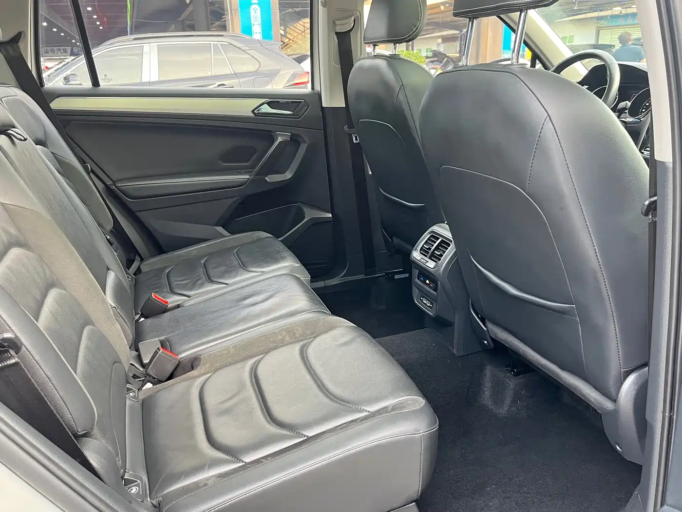 Volkswagen Tiguan L 2019 330TSI Automatic 2WD Panorama Comfort Edition China VI фото 12
