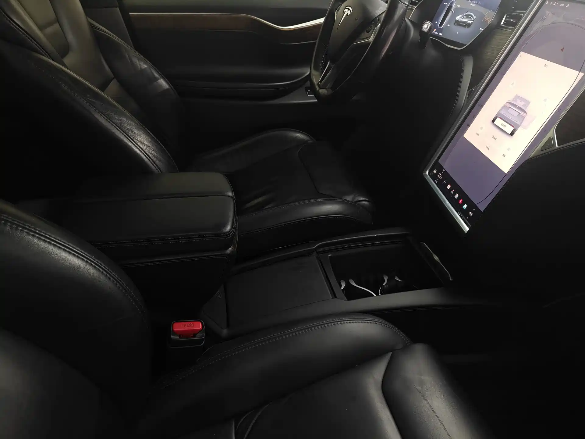 Фото 11 - Tesla Model X