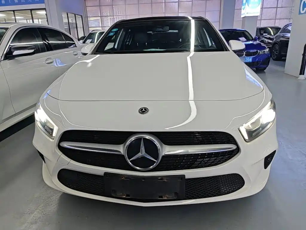 Mercedes-Benz A-Class (Import) 2020 2019 A 200 Dynamic Version