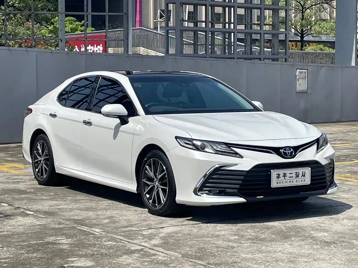 Toyota Camry 2023 2.5G Luxury Edition фото 3