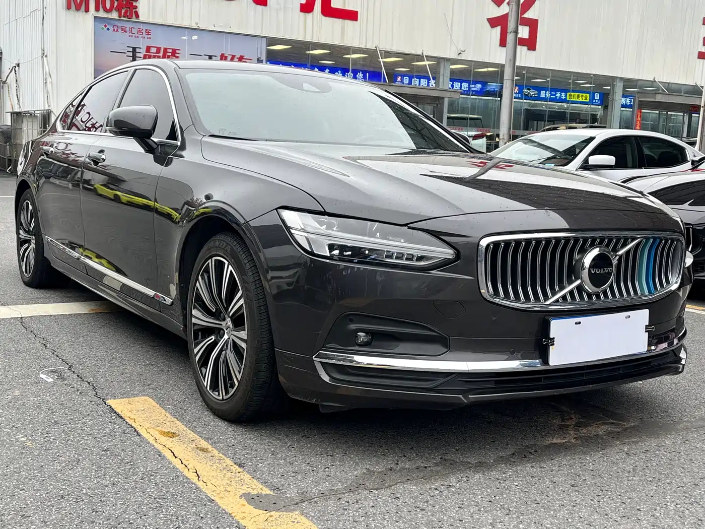 VOLVO S90