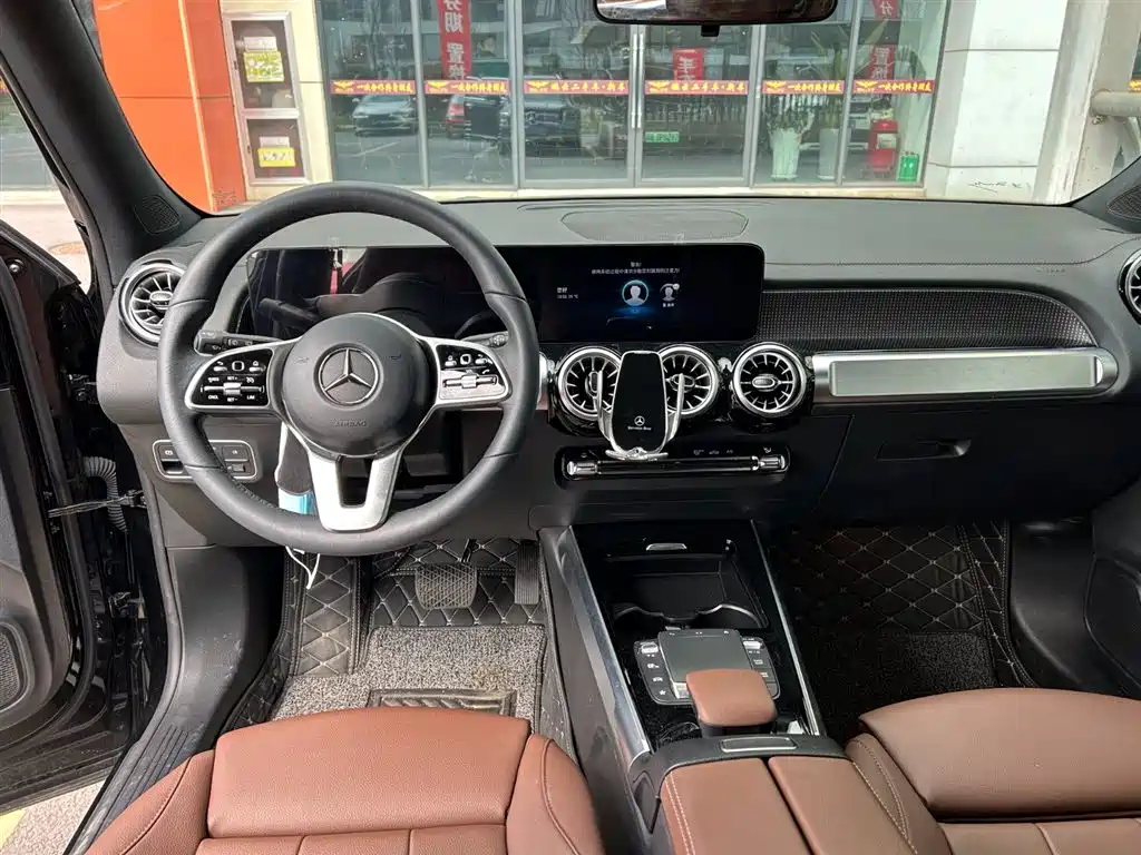 MERCEDES-BENZ GLB