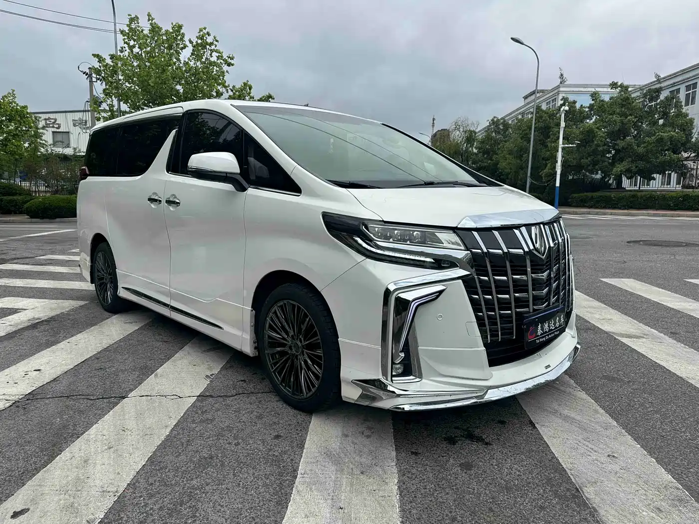 Toyota Alphard 2015 3.5L Luxury Edition фото 2
