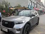 Фото 2 - Ford Explorer