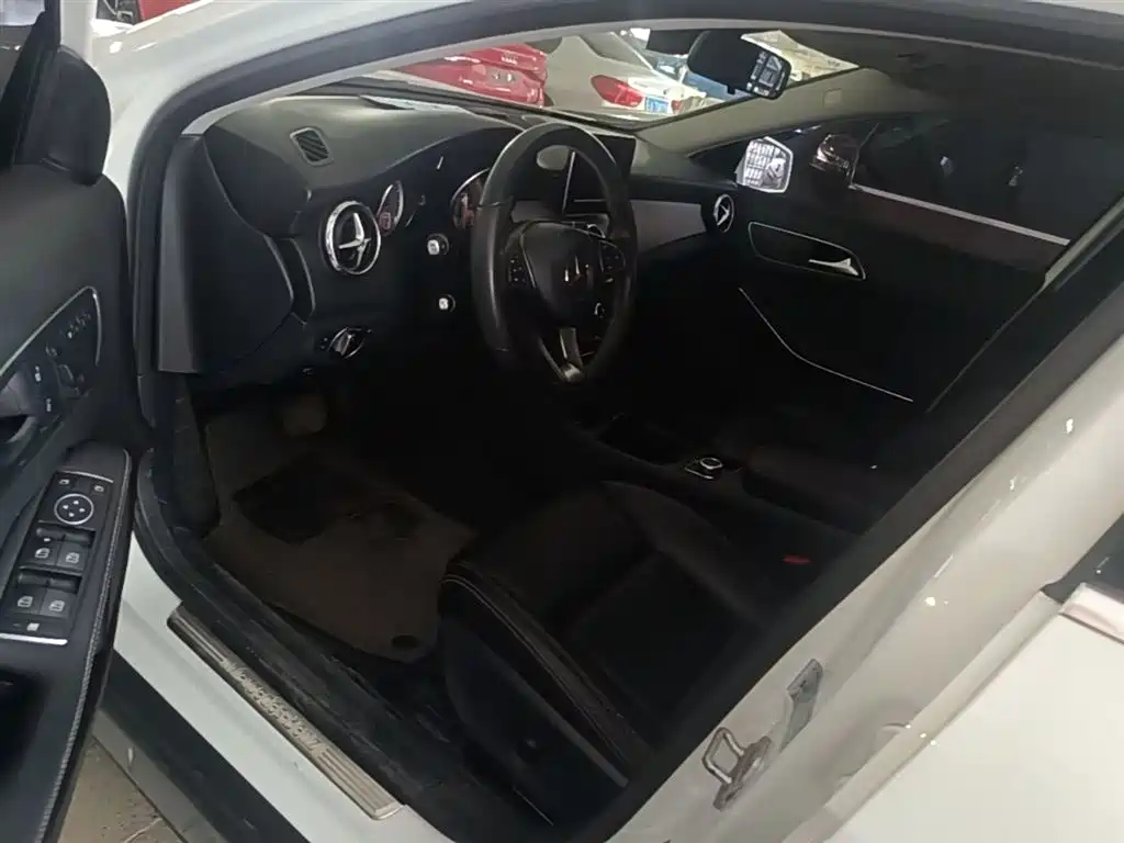 Mercedes-Benz GLA 2016 GLA 200 Dynamic фото 15