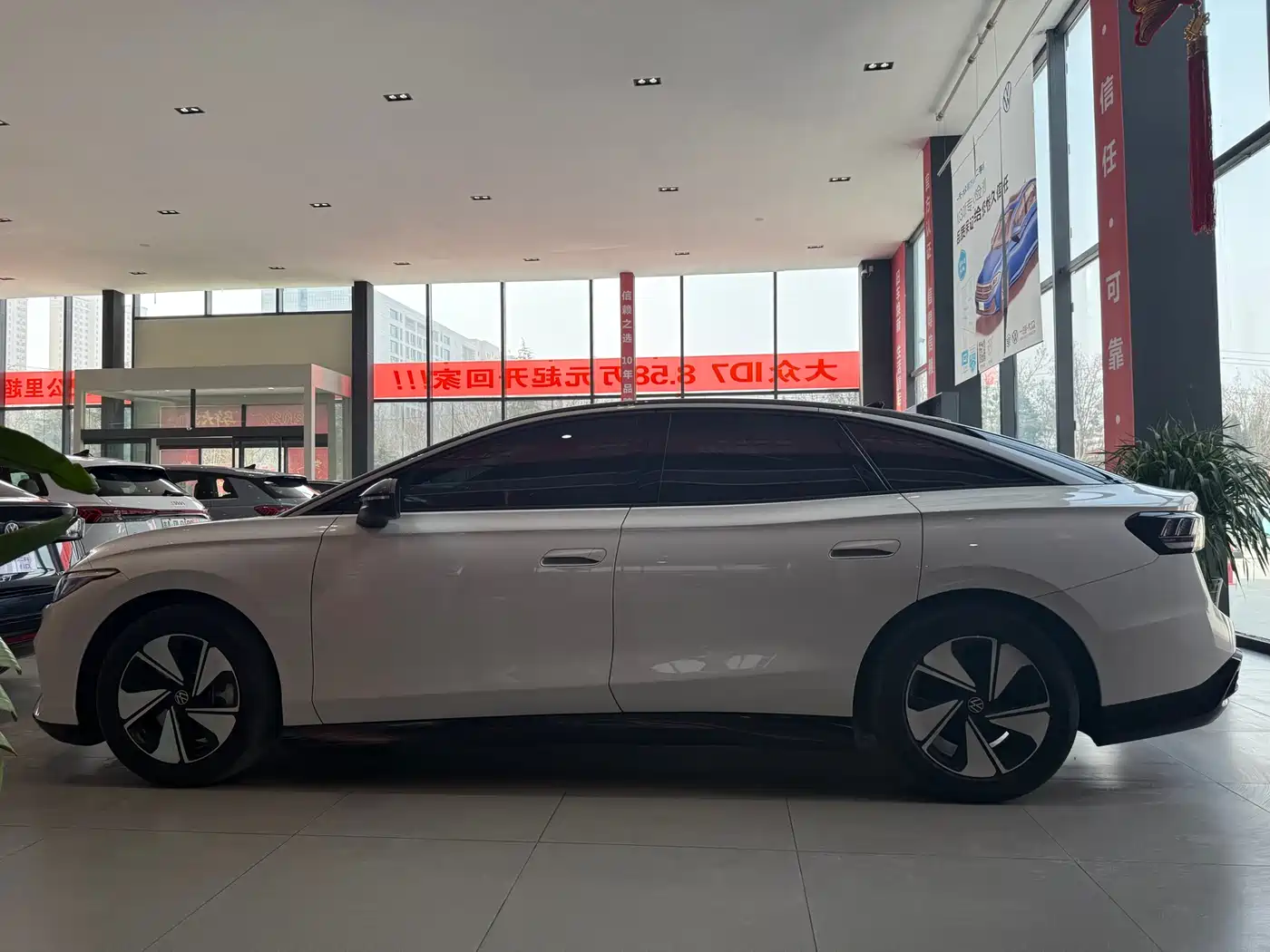 VOLKSWAGEN ID.7 VIZZION